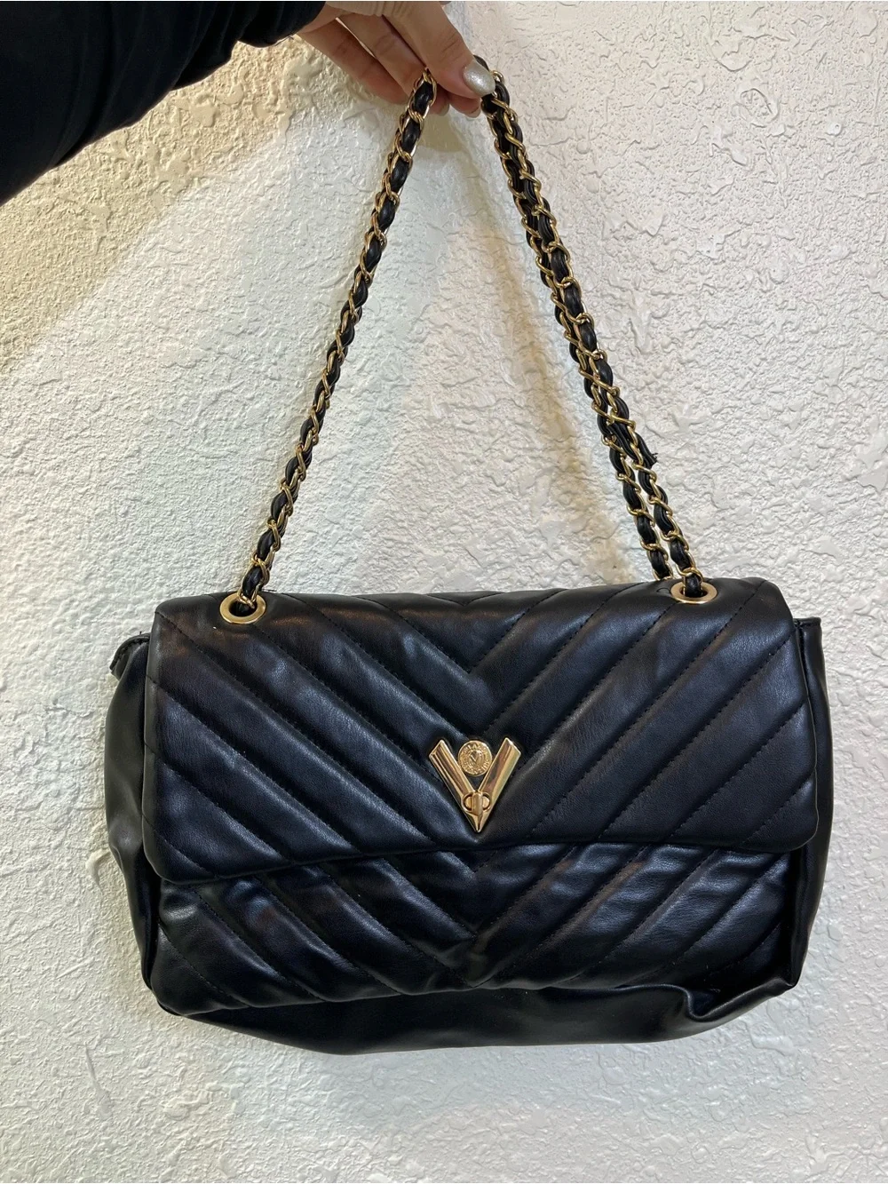 Valentino by Mario Valentino Quilted Shoulder Bag 🖤✨